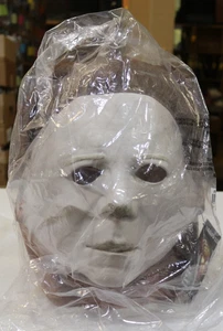 Halloween II Michael Myers Mask Trick or Treat Studios      (90903) - Picture 1 of 4