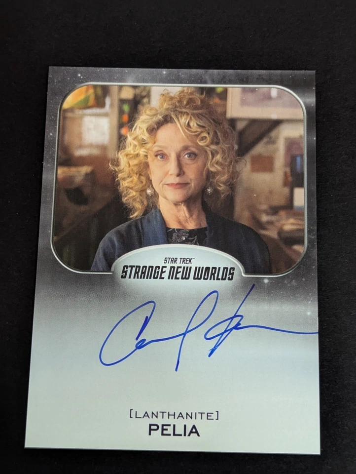 Star Trek Strange New Worlds Temporada 2 Autógrafo Carol Kane como Comandante Pelia Foto 1 de 2