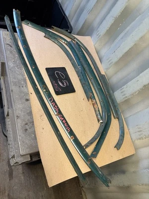 55 NASH Statesman Ambassador 1955 2 puertas interior ventana adorno molduras lote Foto 1 de 4