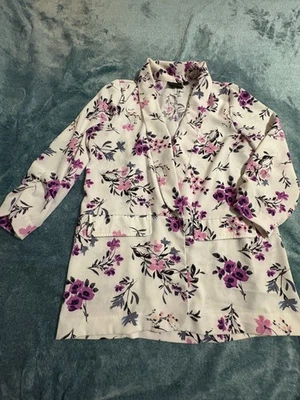 Blazer Worthington Floral Morado y Blanco Talla L Foto 1 de 4