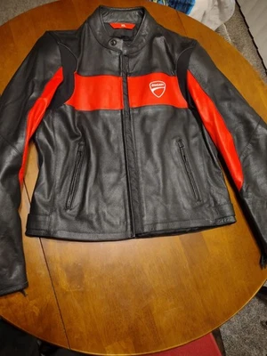 Ducati Performance - Ducati Corse - Jaqueta de couro - Nova nunca usada tamanho XL - Imagem 1 de 4