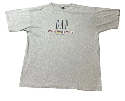 Camiseta De Colección Gap Worldwide Años 90 Preppy Papá Hecha en EE. UU. Cuello Redondo Logo Banderas Gris Foto 1 de 4