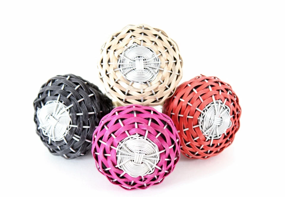 HANDGEARBEITETE MÖBELKNÖPFE AUS BAST IN 4 FARBEN  TÜRGRIFF SCHUBLADENGRIFF  - Bild 1 von 1