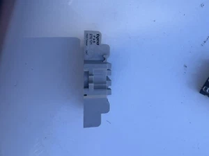 27E121 - Relay Socket, Panel, Screw, 11 Pins, 10 A, 240 VAC - Picture 1 of 2