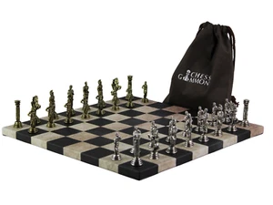 Set scacchi in metallo personalizzato similpelle nera con borsa con coulisse 14 pollici - Foto 1 di 12