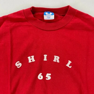 Camiseta de Colección Años 90 Disney Miembro del Elenco Shirl 65 Personajes Puntada Única Roja • Grande Foto 1 de 4