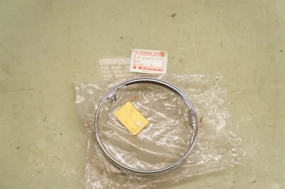 Kawasaki KZ400 KZ 400 CSR KZ305 KZ440 HEADLIGHT RIM NOS 23006-044 *2571 - Imagem 1 de 4
