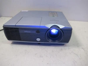 InFocus LP630 Digital Video Projector 387 Lamp Hours Home or Office - Picture 1 of 12