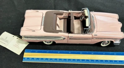FRANKLIN MINT 1958 PINK FORD EDSEL CITATION CONVERTIBLE DIECAST  TAG WM 81024 - Image 1 of 4