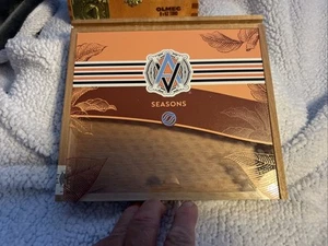 Avo Uvezian Diadema Seasons Empty Wood Cigar Box 8.5" x 7.75" x 1.25" Ships Free - Picture 1 of 4