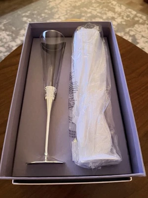 Vera Wang With Love Tostado Flautas Champagne Flauta Par Wedgwood NUEVO EN CAJA Foto 1 de 2