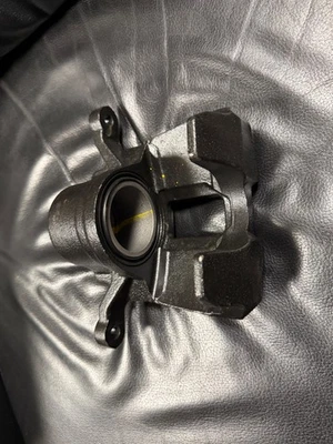 Honda Accord 2014 pinza delantera izquierda fabricante de equipos originales nueva Foto 1 de 4