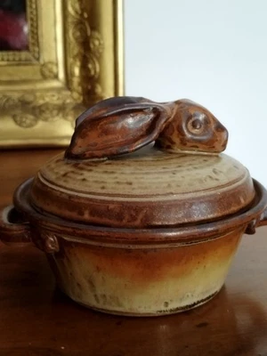 Terrine de lapin ou lièvre/Pot en grès émaillé au décor de tête animalière  - Photo 1/4
