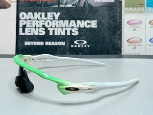 Oakley Radar EV Path GREEN FADE mit polierten schwarzen Oakley Icons SKU# 9208-41 - Bild 1 von 17