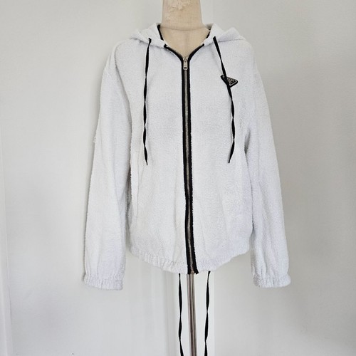 Giacca con cappuccio Prada bianca Terry È con logo in metallo con nome
