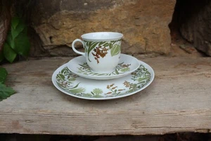 Sammeltasse Sammelgedeck grün goldenes Blumendekor Henneberg Porzellan DDR - Bild 1 von 7