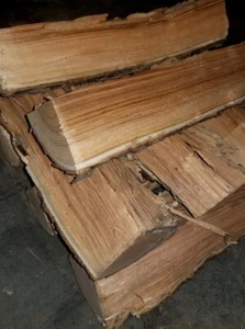 70 Pfund Kirschrauchen, Grillen, Kochen Holzbrocken. 6-10 Zoll Brocken - Bild 1 von 3