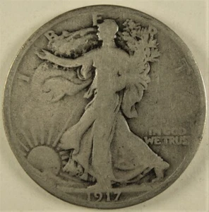 1917 Philadelphia Mint Walking Liberty mezzo dollaro 90% argento circolato - Foto 1 di 2