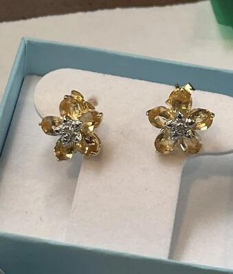 Nuevos pendientes perforados finos 925 con flores de citrino de plata esterlina tono dorado Foto 1 de 4