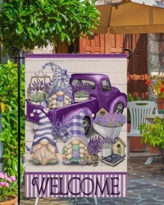 Bandera de jardín decorativa Welcome Purple Truck and Gnomos ~ 12" x 18" **NUEVA** Foto 1 de 4