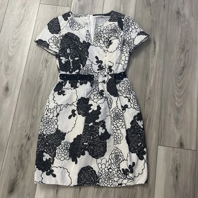 Vestido Vaina Peter Som Anthropologie Adornos Texturizados Blanco Negro Talla 8 Foto 1 de 4