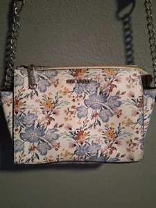 Steve Madden Multi Floral Crossbody Purse Chain White Cottagecore Preppy - Picture 1 of 10