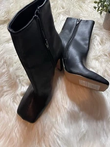 NA-KD Damen-Stiefeletten eckige Zehenpartie rot Größe 7,5 - Bild 1 von 6