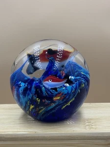 Vintage Handarbeit/geblasene Murano Fische/Aquarium Glas Briefbeschwerer Kuppel - Bild 1 von 5