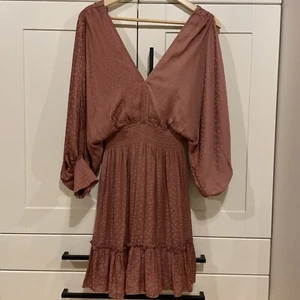 Lovestitch gesmoktes Kleid mit geteilten Ärmeln Damen Stern Urlaub Party rosa/braun S - Bild 1 von 7