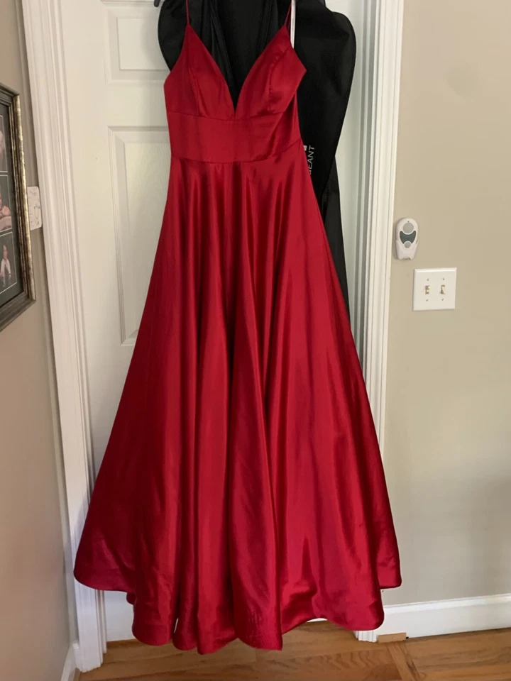 Vestido Sherri Hill talla 12 rojo Foto 1 de 2