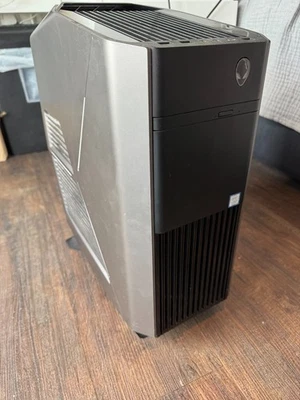Alienware Aurora R7 Gaming PC - i7 3.7GHz 32GB RAM 2080 GeForce RTX with 2TB SSD - Image 1 of 4