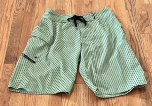 Volcom Board Shorts Mens Size 31 Beach Surf Swim Trunks Green Black Stripes - Picture 1 of 11