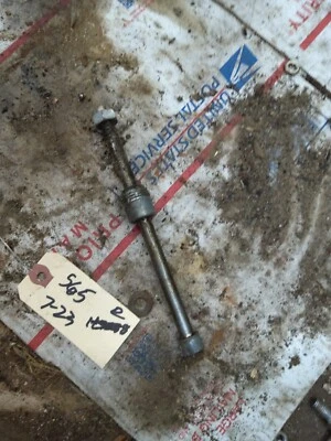 1966 Honda S65  front axle with nut and spacer   R Foto 1 de 3