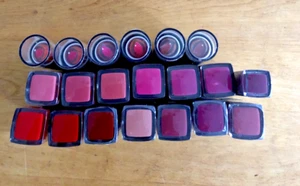 Lote mixto de 20 lápices labiales intensos y bálsamo con infusión de color MUA Makeup Academy - Imagen 1 de 1