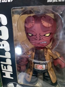 Mezco Hellboy Mez-itz Vinyl Figure From Hellboy 2: The Golden Army - Picture 1 of 5