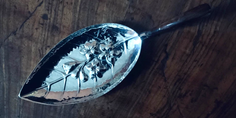 posacenere a foglia argento 800 manico legno - Immagine 1 di 3