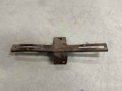 Chrysler 300 New Yorker Windsor 1955 1956 montaje de soporte de matrícula frontal Foto 1 de 3