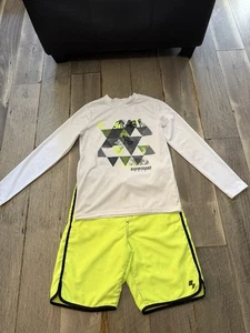 TCP The Children's Place Sport neon-weiße Badehose und Rash Gaurd Set XL - Bild 1 von 12