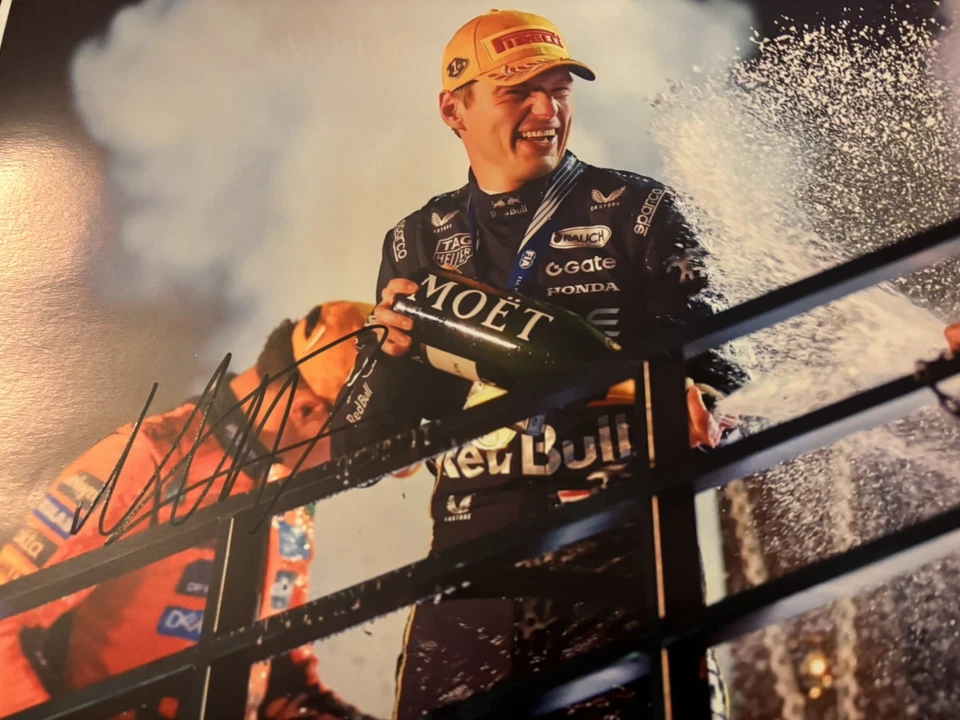Fotografia autografa firmata 12x8 foto Max Verstappen - Immagine 1 di 1