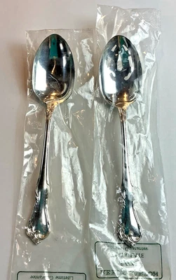 2 ~ Reed & Barton COTTAGE ROSE cubiertos plateados para servir y cuchara ranurada nueva en paquete Foto 1 de 4