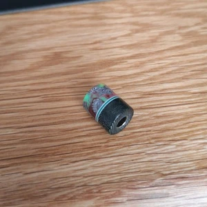 EDC Bead Micarta grün mit Fordit in Kunstharz, Paracord Messer Perle Multitool  - Bild 1 von 3