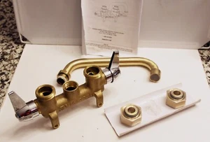 Glacier Bay 4211N-0001 Rubinetto per bucato a 2 maniglie in ottone, 238 178 - Foto 1 di 2