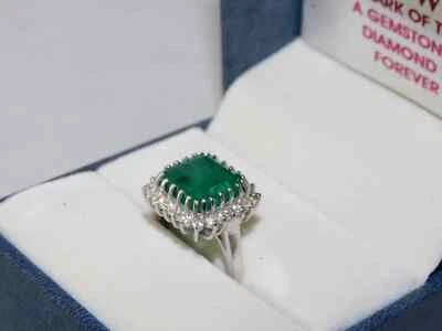 Anillo de compromiso de diamantes esmeralda natural princesa de 4,50 quilates de oro blanco de 14 quilates talla todos Foto 1 de 4