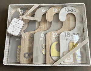 NIB Hallmark Wooden Wardrobe Hanging Dividers, Set of 5, Newborn - 24 Months - Picture 1 of 4