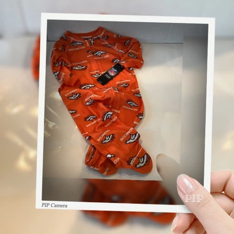 Denver Broncos NFL Baby Toddler Infant Size Pajama Sleeper Bodysuit New Tag 12M Cover