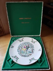Royal Doulton 1977 Christmas Plate – Ice Skaters w/ Original Hinged Box Vintage - Picture 1 of 11