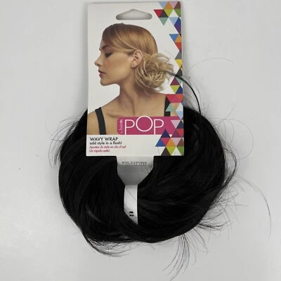 Envoltura de cabello ondulada Pop by Hairdo negro ébano sintético amigable con el calor Foto 1 de 4
