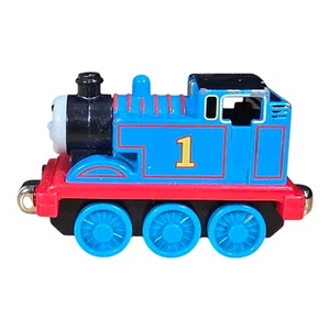 Thomas the Train & Friends THOMAS Diecast Metal Magnetic 2009 - Picture 1 of 14