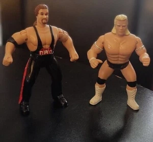 Figuras de juguete de acción de lucha libre de plástico/vinilo de 2 5" WOW, INC.; brazos/piernas posables - Imagen 1 de 12