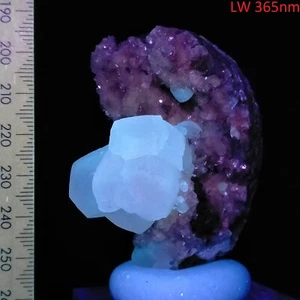 Calcite crystal cluster fluorescent & phosphorescent UV mineral specimen 343ct - Picture 1 of 10